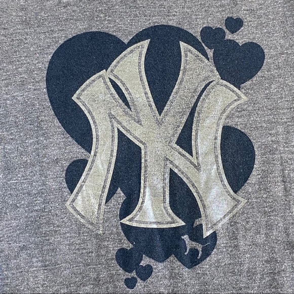 VICTORIA’S SECRET PINK YANKEES RAGLAN TOP - Picture 2 of 4